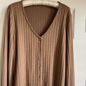 Brown Cardigan!  L  Poly/Rayon  Feels so soft and good! Lightweight Year Round